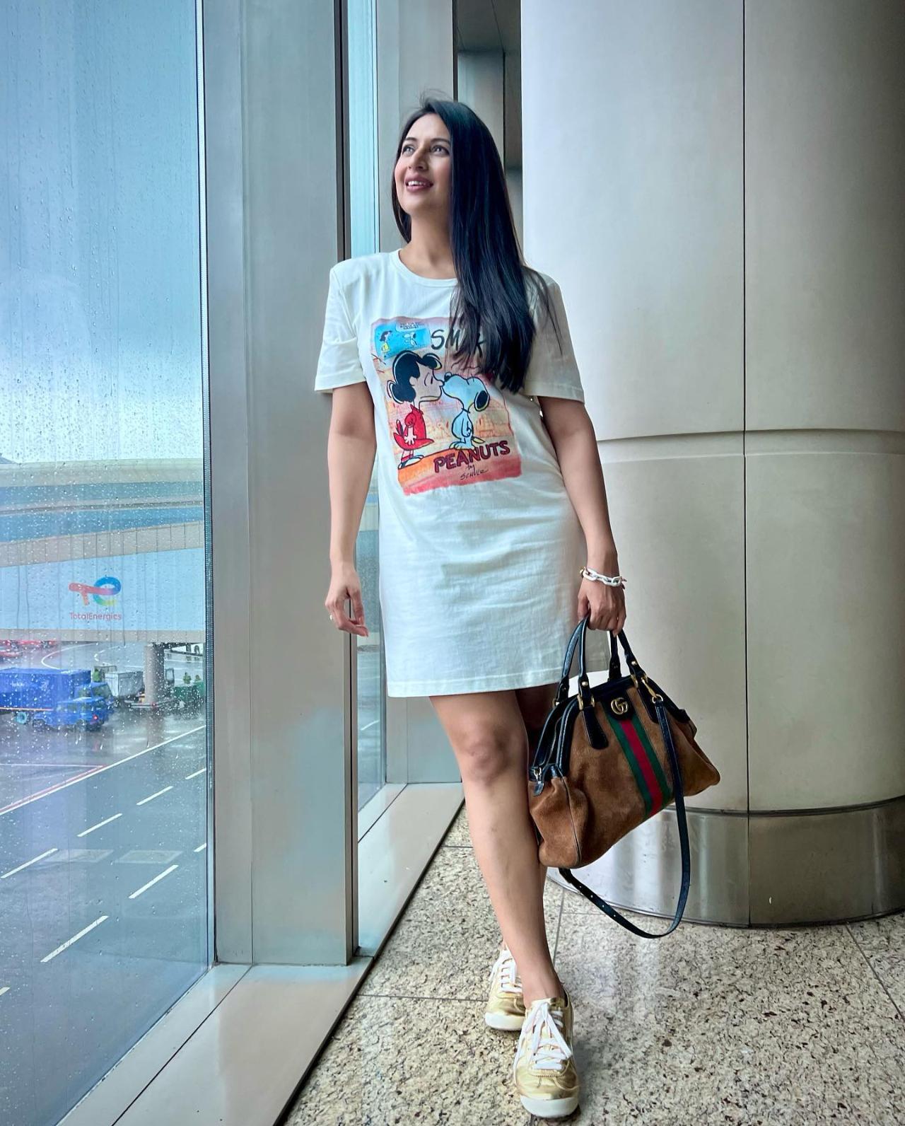 Whether on-screen or off, Divyanka's fashion game remains on point. With her, this look proved that simplicity is everything